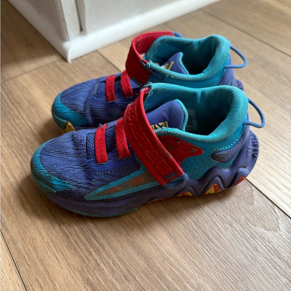 Nike Kids Sneakers in Blue and Red